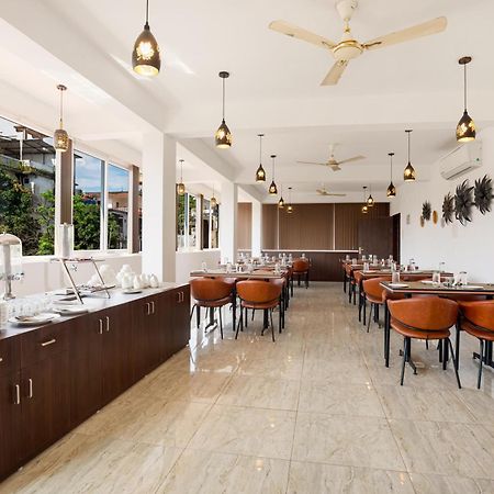 Aurum Resorts Morjim Ashvem Beach Exteriör bild