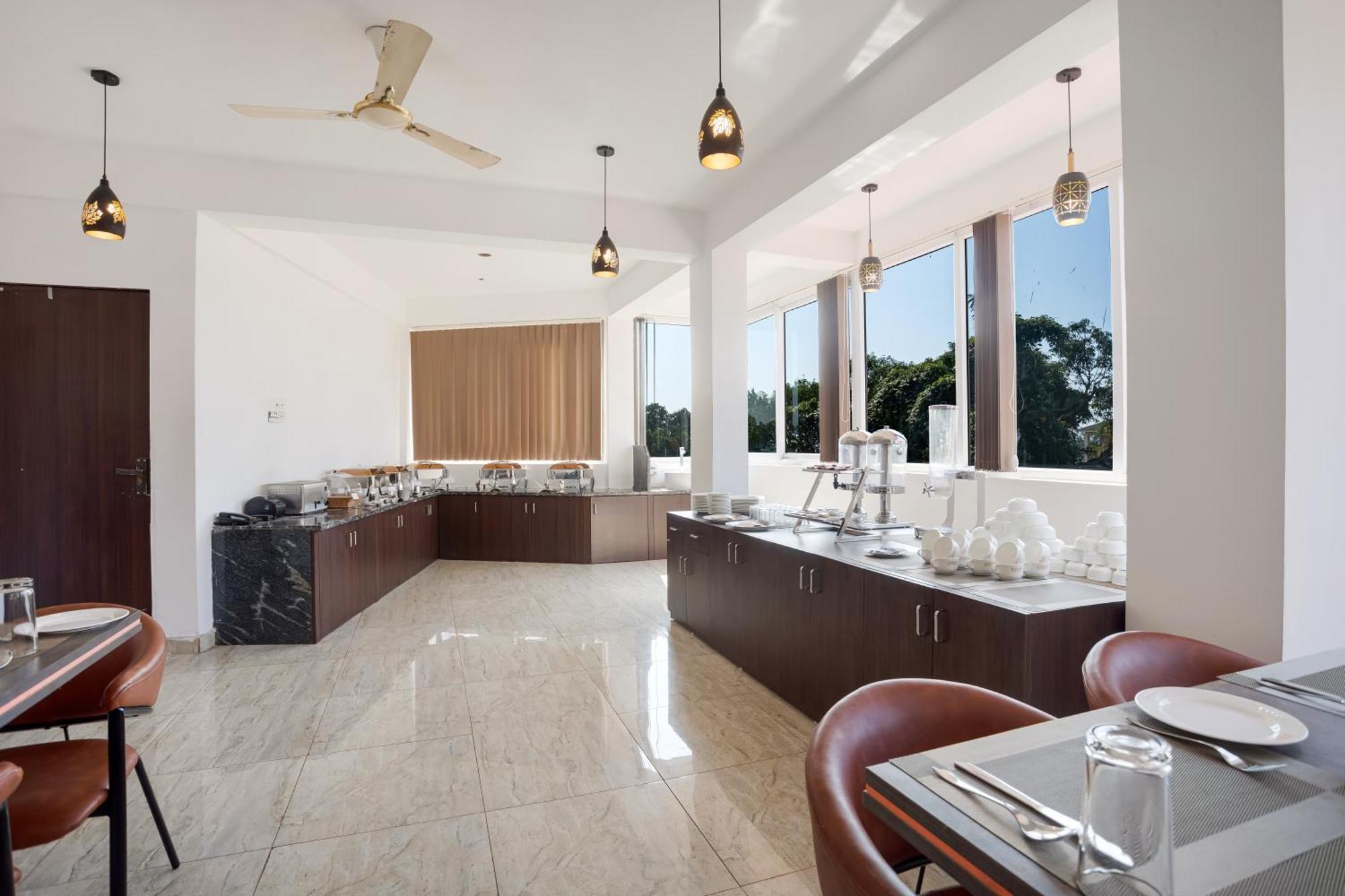 Aurum Resorts Morjim Ashvem Beach Exteriör bild