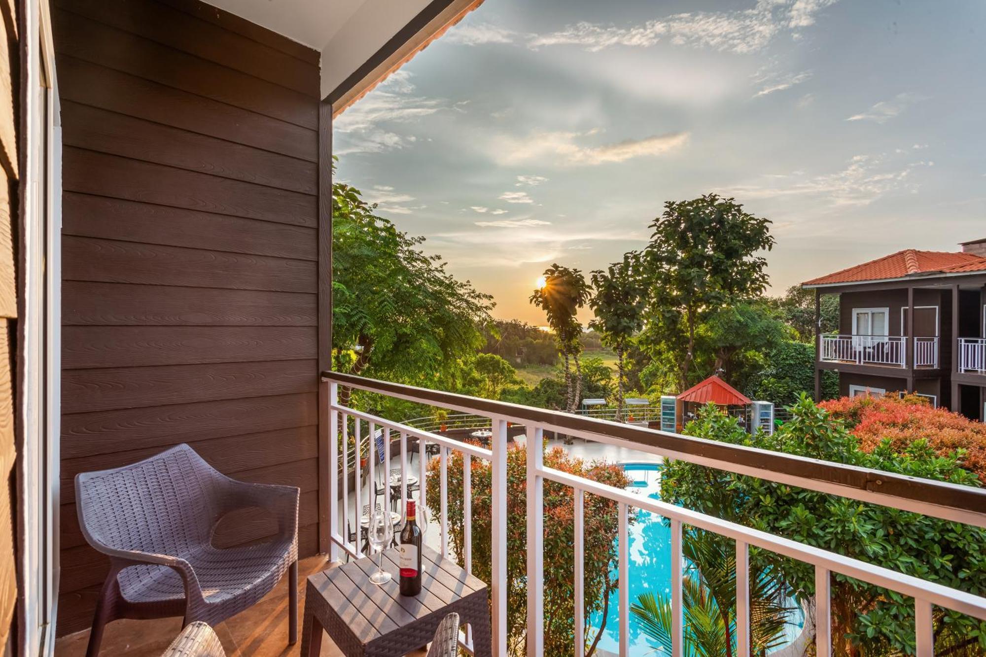Aurum Resorts Morjim Ashvem Beach Exteriör bild